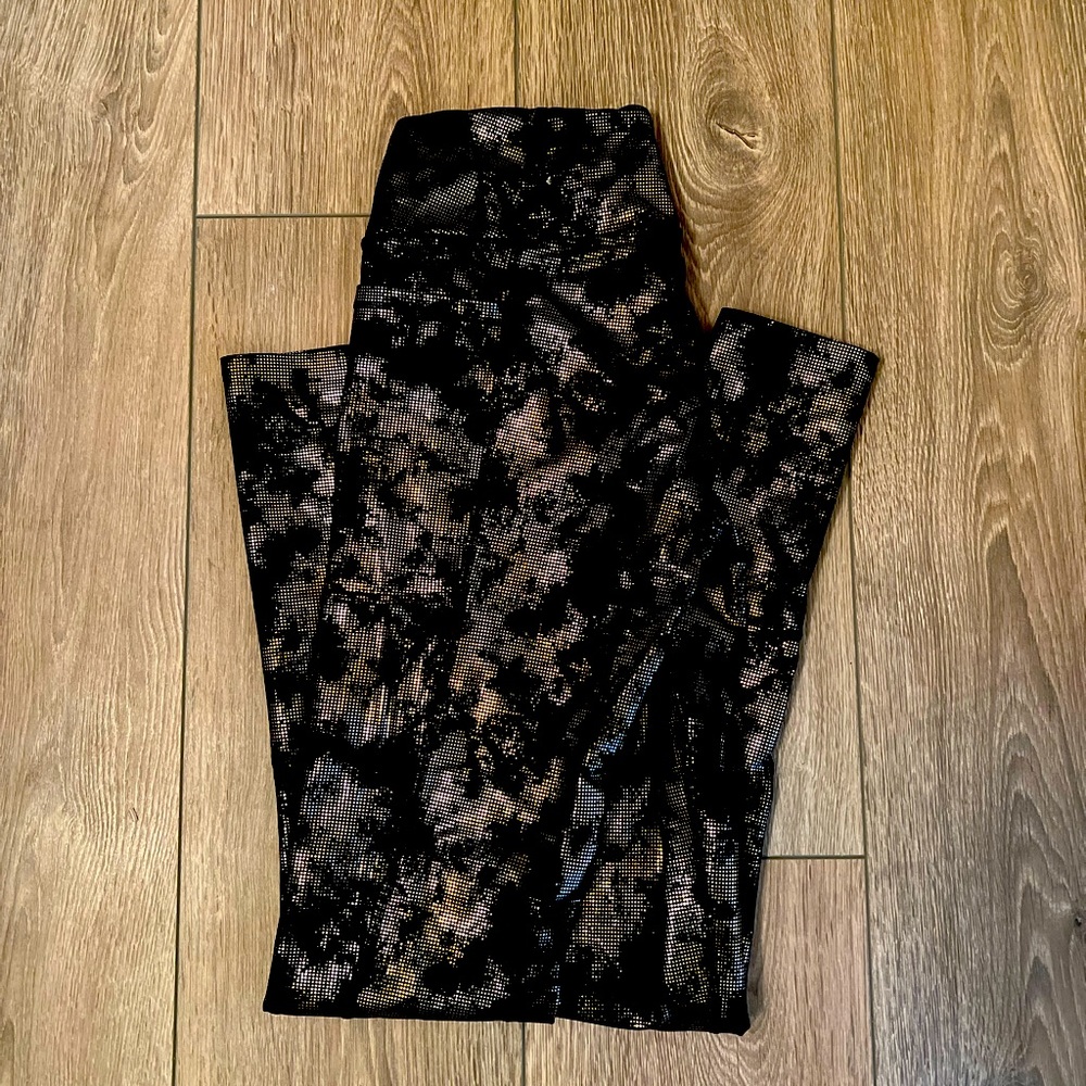 victoria sport leggings $8!